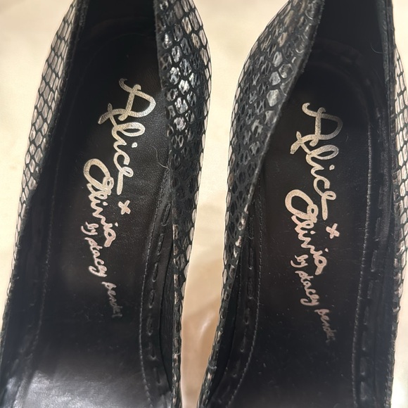 Alice and olivia high heels size 37 EUC fits like a 6 - Picture 3 of 8